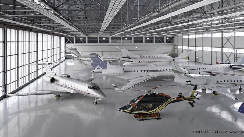 FOTO: FBO RIGA piedāvā privātos lidojumus ar helikopteru