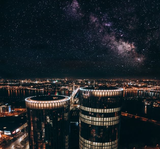 Hibrīda kopstrādes telpu zīmols Spaces nomās trīs stāvus Zunda Towers