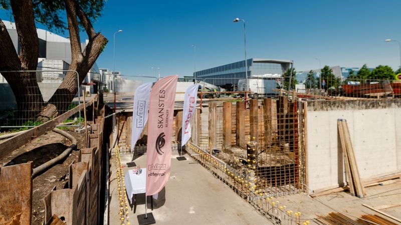 FOTO: Sākusies 14 miljonus eiro vērtā projekta Skanstes Rezidences būvniecība