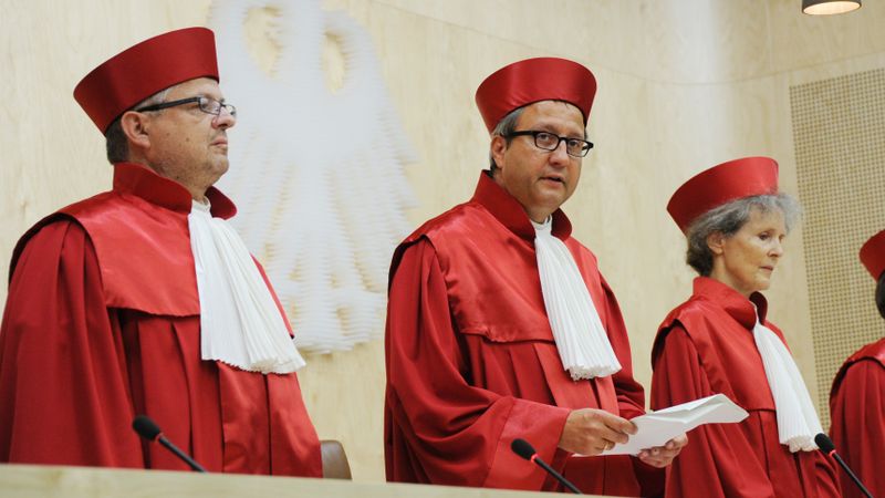 Vācijas tiesa ļauj Eiropas politiķiem atviegloti uzelpot