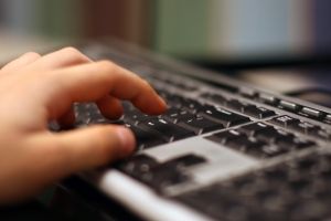 Ēķis: Internetā darbojas daži cilvēki, ko es saucu par vēmējiem