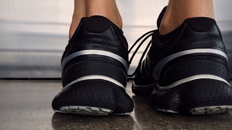 Pētījums: Latvijas sporta preču nozare viltojumu dēļ ik gadu zaudē vismaz 2,83 miljonus eiro
