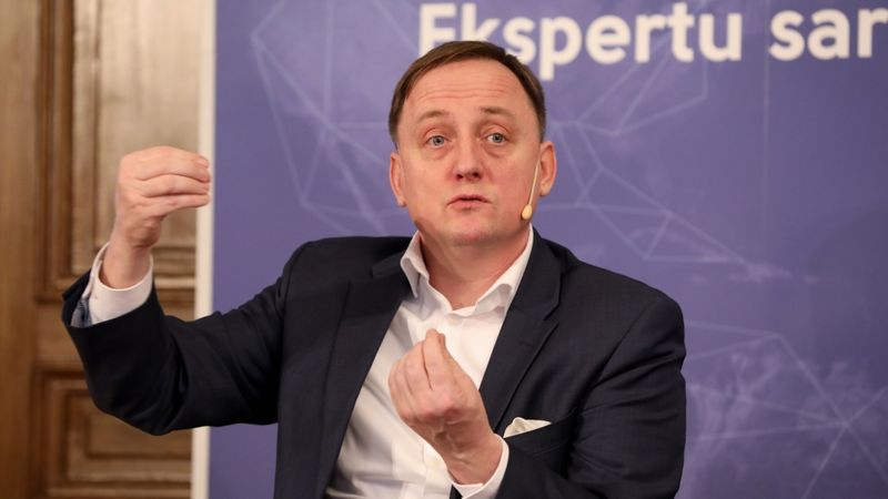 Kazāks: Nav mērķtiecīgi saglabāt tik dažādus nodokļu atvieglojumus, piemēram, ienākumiem
