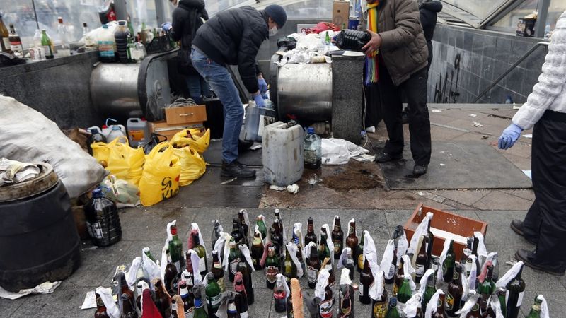 Papildināta -  Protestētāji nepiekrīt Janukoviča un opozīcijas kompromisam