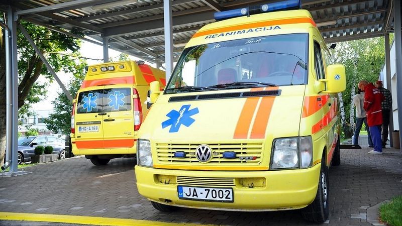 Ātrās palīdzības maksas izsaukums par deviņiem eiro dārgāks