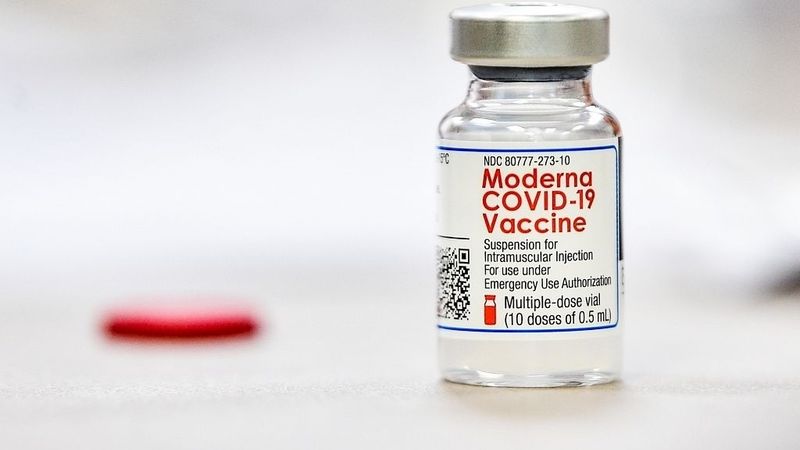 Latvija saņēmusi 25 200 Moderna vakcīnas devu piegādi