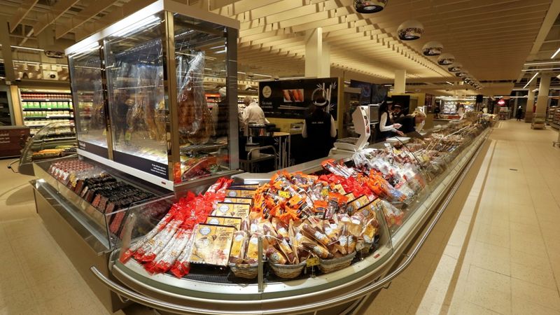Maxima brīdina par produktu pieejamību veikalā