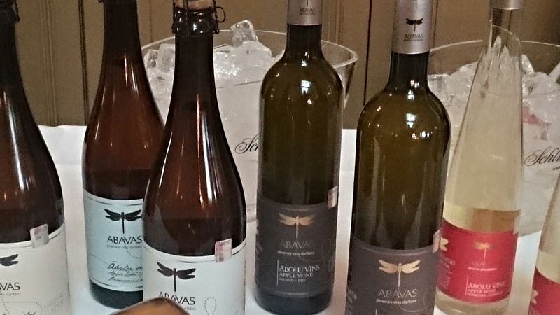 Vīna darītavas ABAVAS dzērieni saņem starptautiskas godalgas