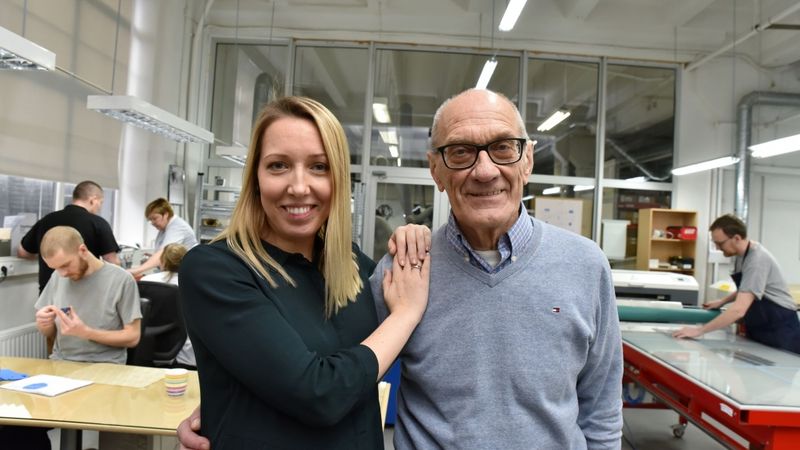 Savieno lietotājus ar iekārtas "smadzenēm"