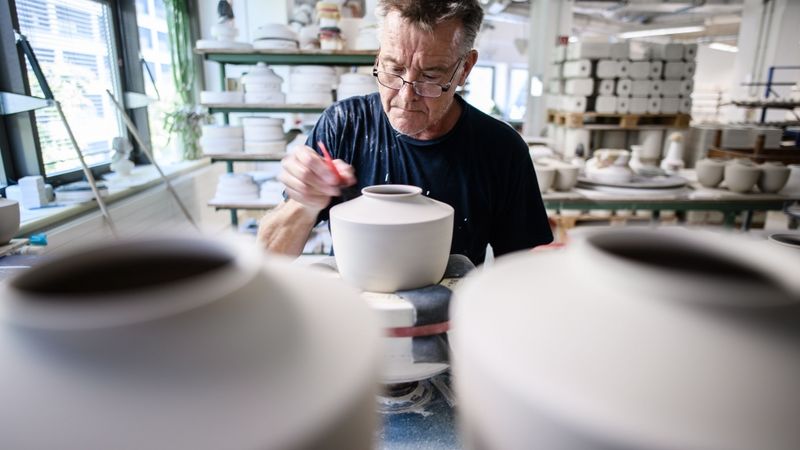 FOTO: Berlīnes KPM porcelāna fabrikā