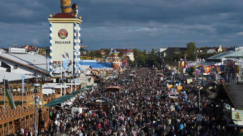 Oktoberfest apmeklētāji izdzēruši 7,3 miljonus litru alus