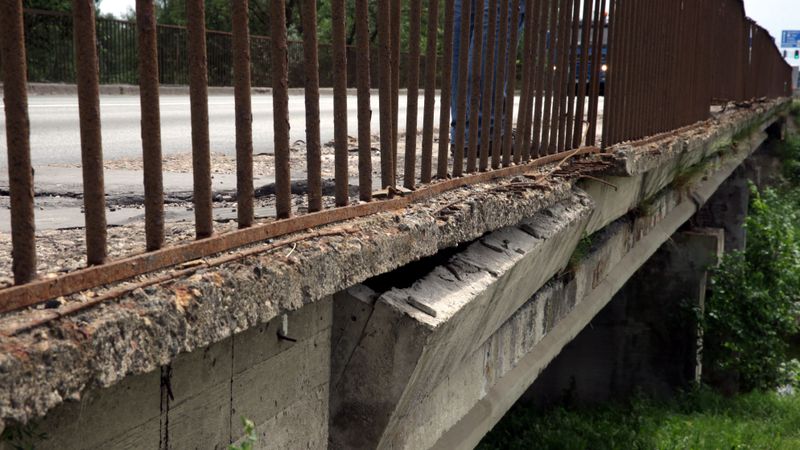 Sākti tilta pār Mazo Juglu pārbūves sagatavošanās darbi