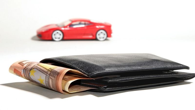 Auto līzinga tirgum  pievelk grožus