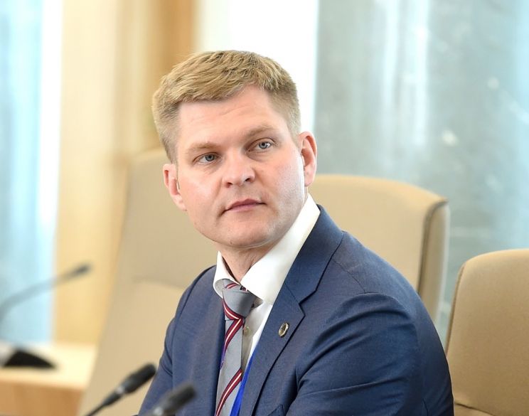 Ministrs: Visticamāk, daļai nozaru vakcinēšanās pret Covid-19 būs obligāta