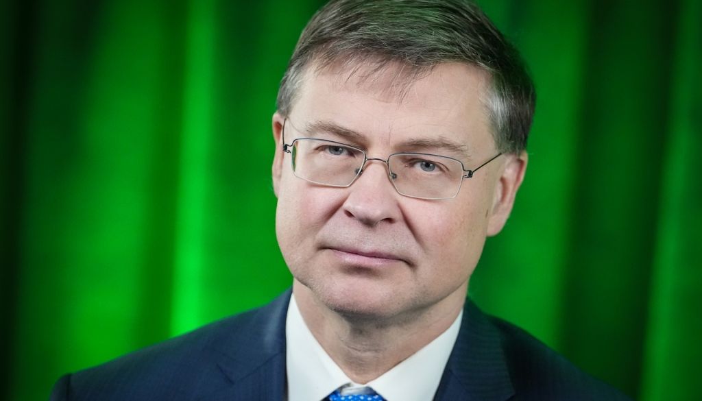 Dombrovskis: ES jāizmanto MI iespējas un jāmazina negatīvie efekti