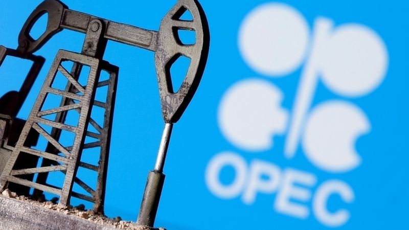 Astoņas OPEC+ valstis palielinās naftas ieguvi