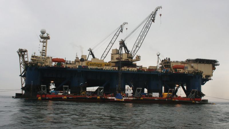 Pirmais Nord Stream cauruļvada būvniecības kuģis ieiet Baltijas jūrā
