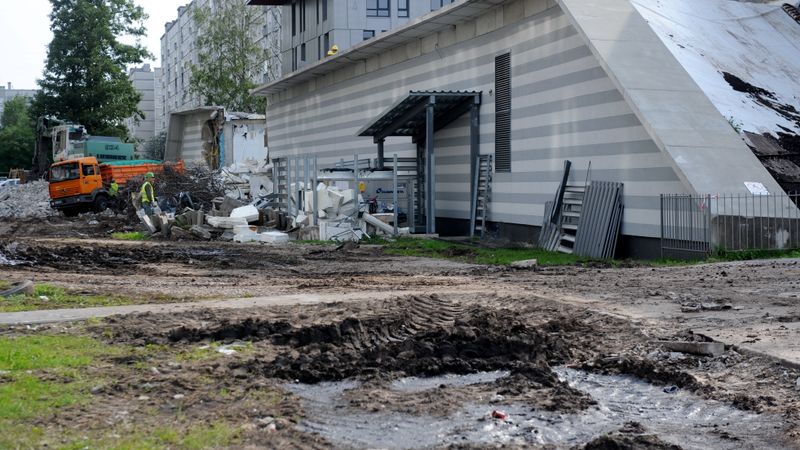 Zolitūdē sākti sagatavošanas darbi sagruvušā veikala Maxima atlikušās ēkas daļas demontāžai