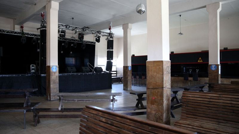 FOTO: Aizkraukles autoostā ierīkotais klubs nav pārāk apmeklēts