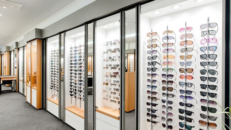 Eksperti: Latvija paliks bez optikas – iedzīvotāji bez iespējas pārbaudīt redzi?