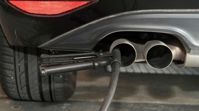 EK sāk izmeklēšanu par BMW, Daimler un Volkswagen iespējamo vienošanos neattīstīt pretpiesārņojuma tehnoloģijas