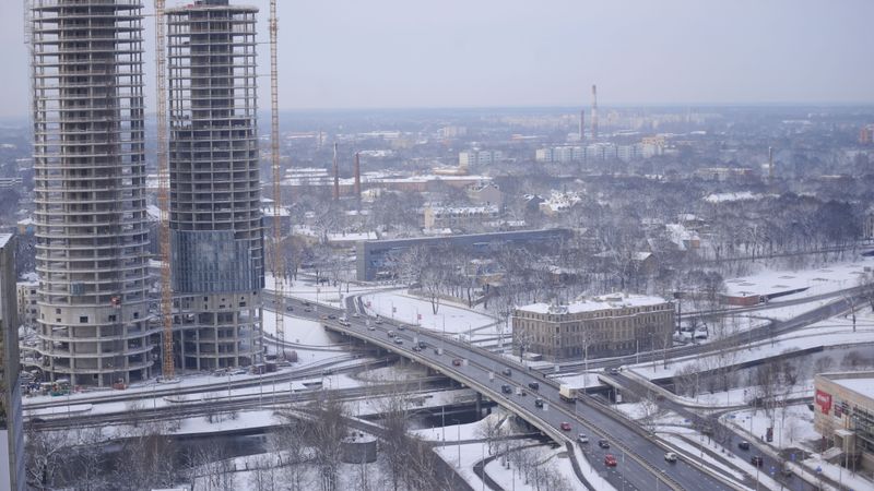Papildināts - Augstceltņu Z-Towers būvlaukumā konstatē vairākas nedrošas darba vietas