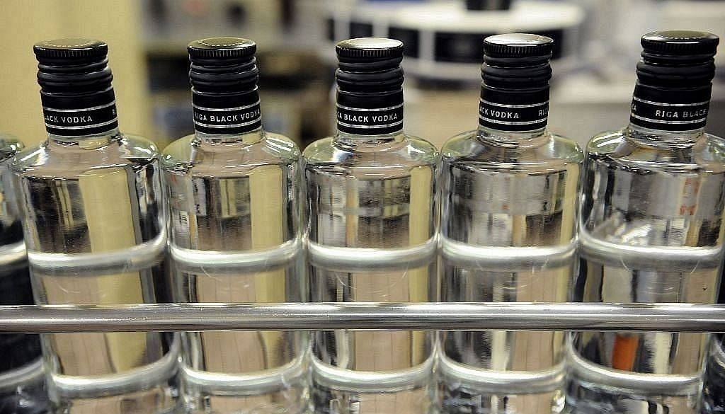 Vācu ārsti aicina stipro alkoholu tirgot tikai īpašos veikalos