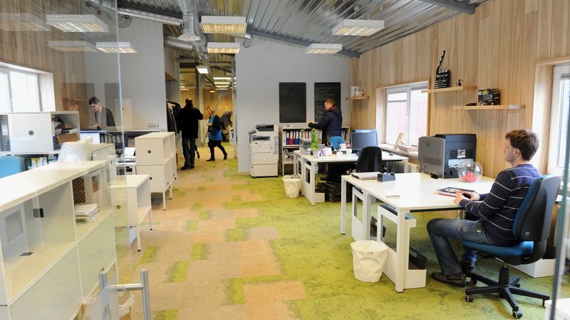 DB viesojas datortehnikas uzņēmuma Capital atjaunotajā birojā