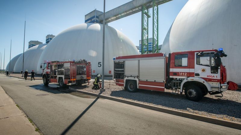 FOTO: Civilās aizsardzības mācības Riga fertilizer terminal teritorijā