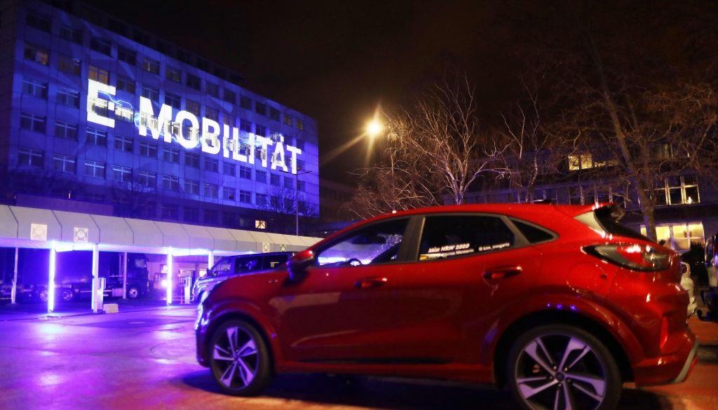 Ford investēs miljardu Vācijas rūpnīcas pārveidē par elektroauto ražotni