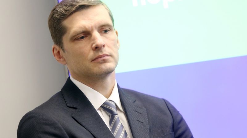 Klāt deflācija