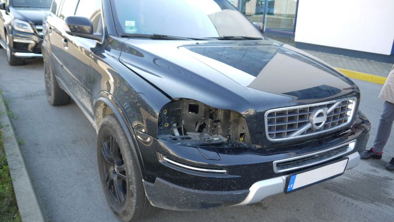 Pēc neilga pārtraukuma atsākušās Volvo lukturu zādzības