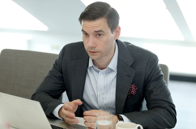 Latvijas ekonomika gada sākumā pārsteigusi pozitīvi, taču riski izaugsmei saglabājas