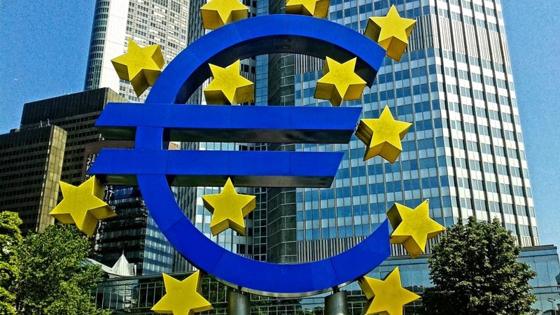 ECB nemaina procentu likmes