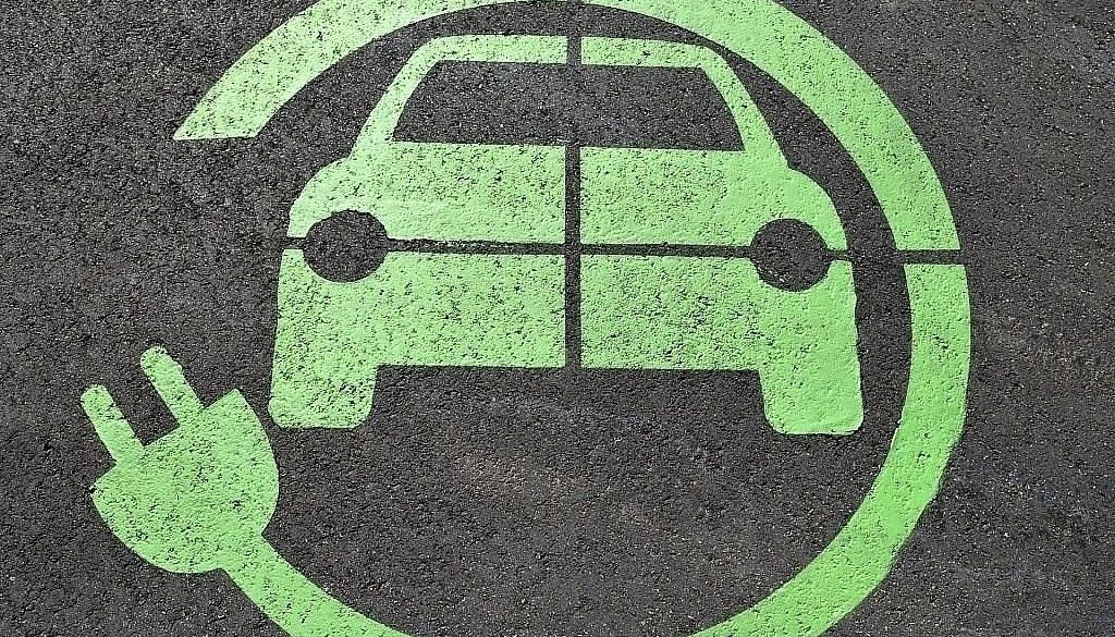 Swedbank pērn izniegusi 4,3 miljonus eiro elektroauto iegādei ar valsts atbalstu