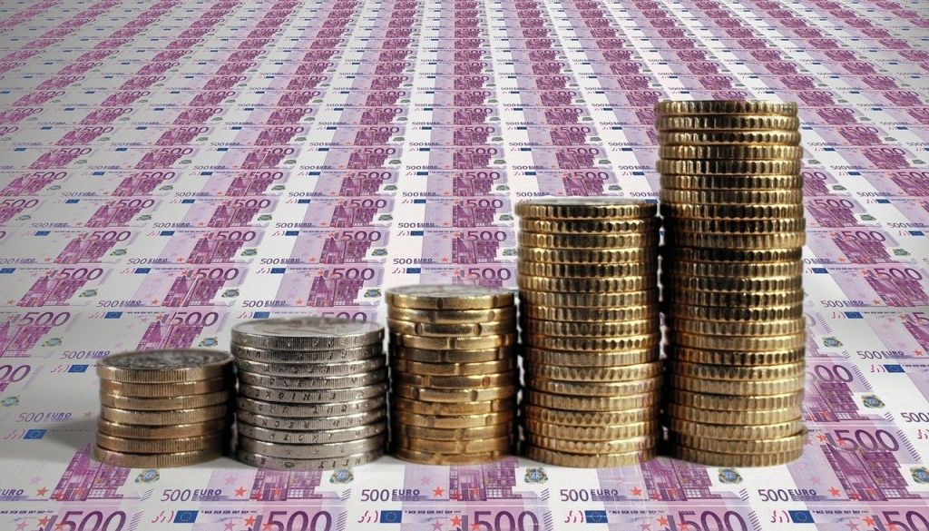 FM rosina vienkāršot nodokļu regulējumu un stiprināt uzraudzību digitālajā vidē