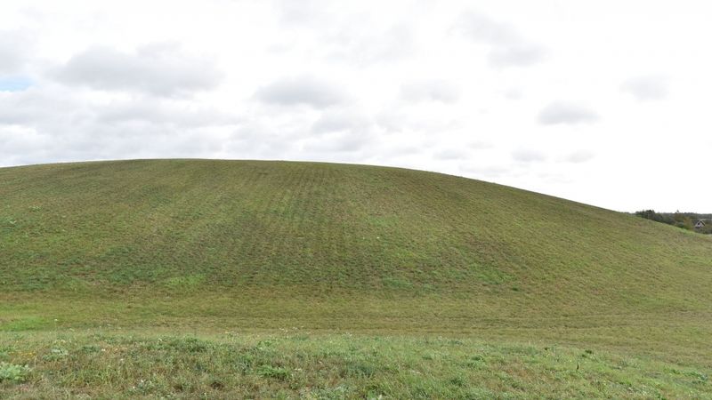 FOTO: Dome atvērta idejām, kā izmantot rekultivēto atkritumu kalnu Spilves pļavās