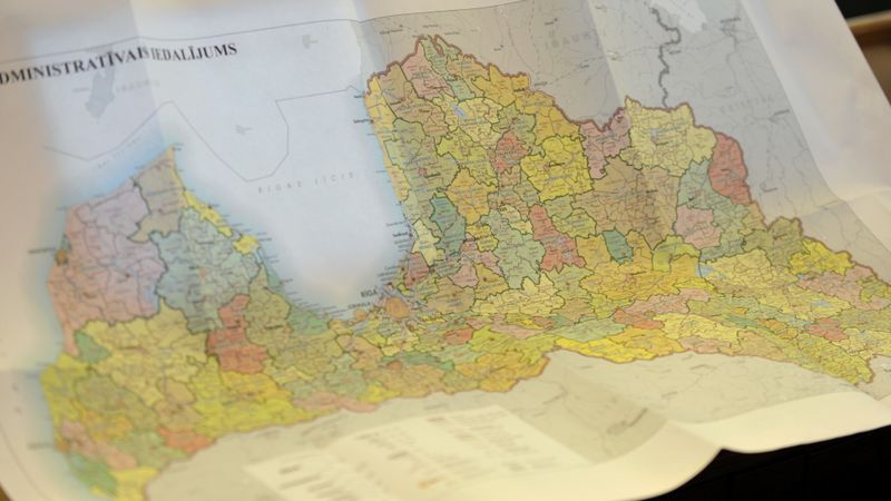 VARAM piedāvā jaunas administratīvās reformas, tostarp sadalīt Latviju 49 novados