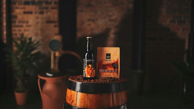 Investējot 15 000 eiro, Mežpils alus un Rocket Bean rada alu