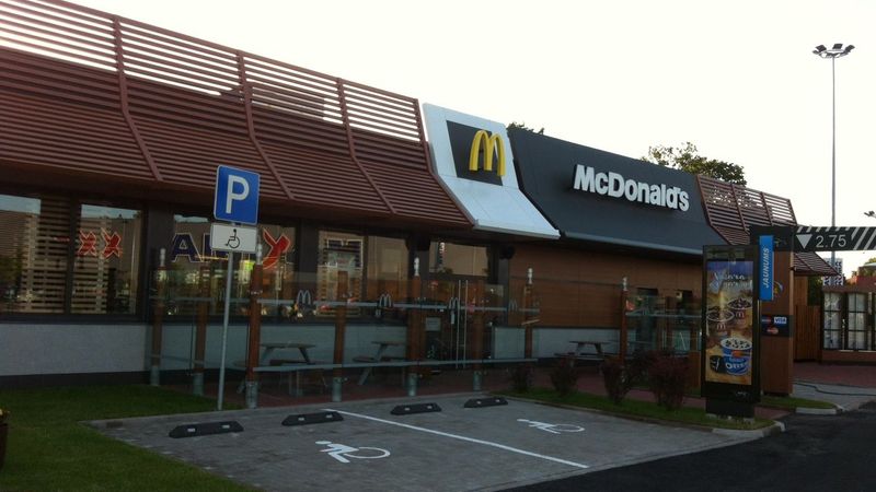 Papildināts - McDonald’s jaunais Rīgas restorāns ekspluatācijā pieņemts tikai šodien