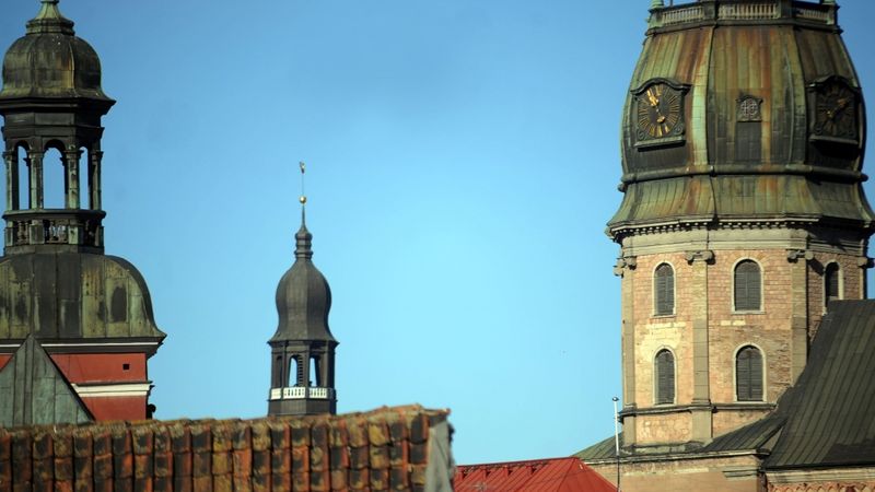 Joprojām plāno ar deficītu