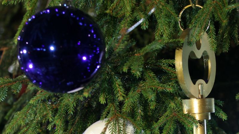 11. novembra krastmalā iedegts svētku apgaismojums
