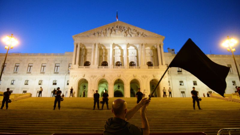 Sarežģījusies Portugāles starptautiskā aizdevuma programma