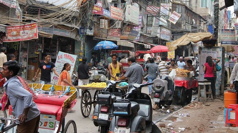 Deli piedāvās bezmaksas sabiedrisko transportu 850 000 sieviešu