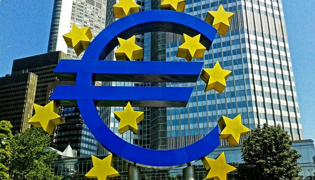 ECB nevilcināsies palielināt likmes, ja būs ilgstošas augstas inflācijas risks
