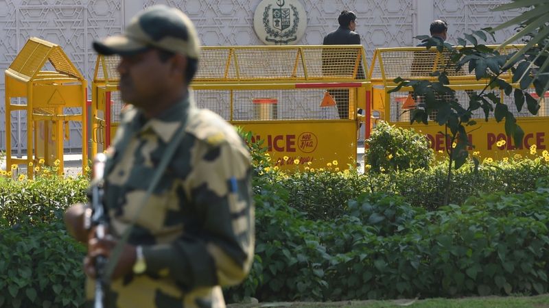 Pakistāna evakuē robežciemus, pieaugot spriedzei ar Indiju