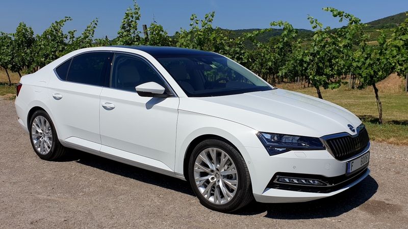 Škoda Superb paplašina modeļu klāstu