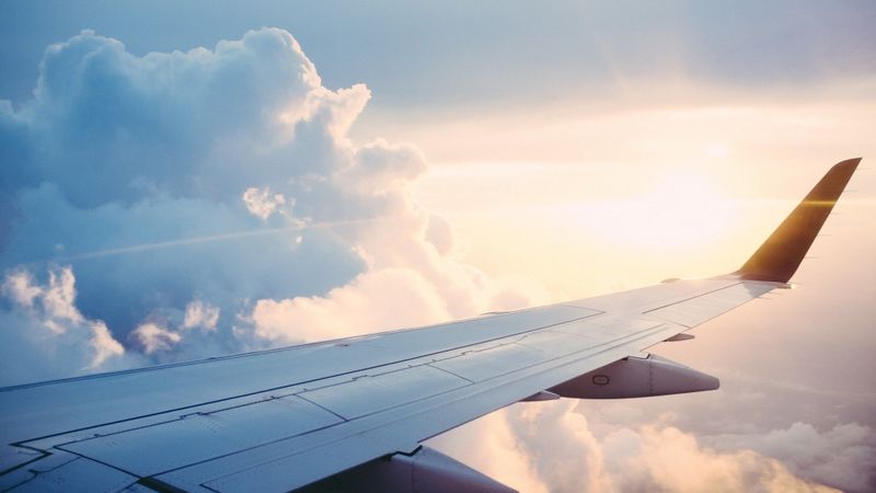IATA palielina šīgada starptautisko aviokompāniju zaudējumu prognozi