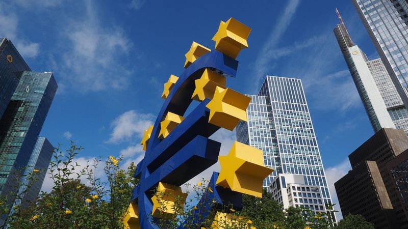 ECB sola cīnīties pret "nevēlami augstu" inflāciju