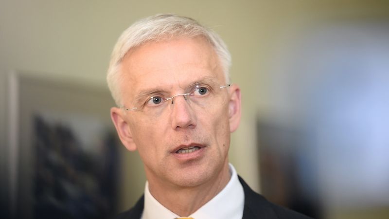 Kariņš: Negrasos mainīt stratēģiju Covid-19 ierobežojumu noteikšanā